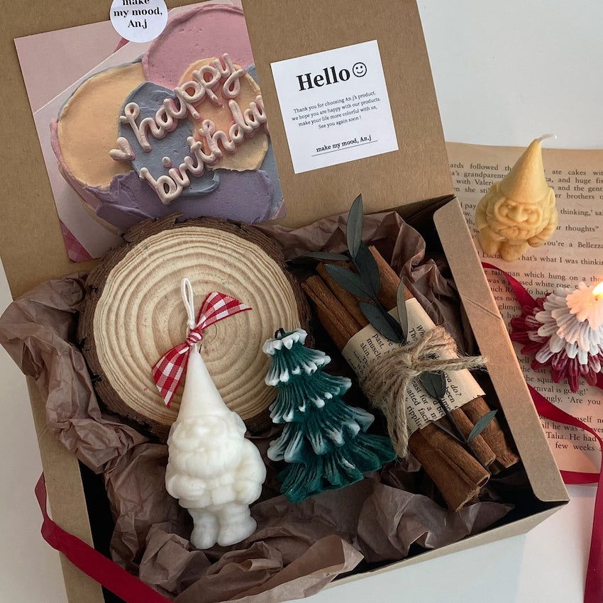 Santa & Tree Candle Holiday Gift Set