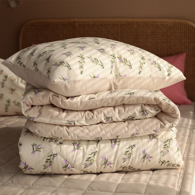 Bebe Flower Cozy Comforter & Pillow Set - close up