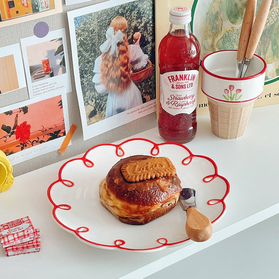 Hand-Drawn Retro Flower Plate