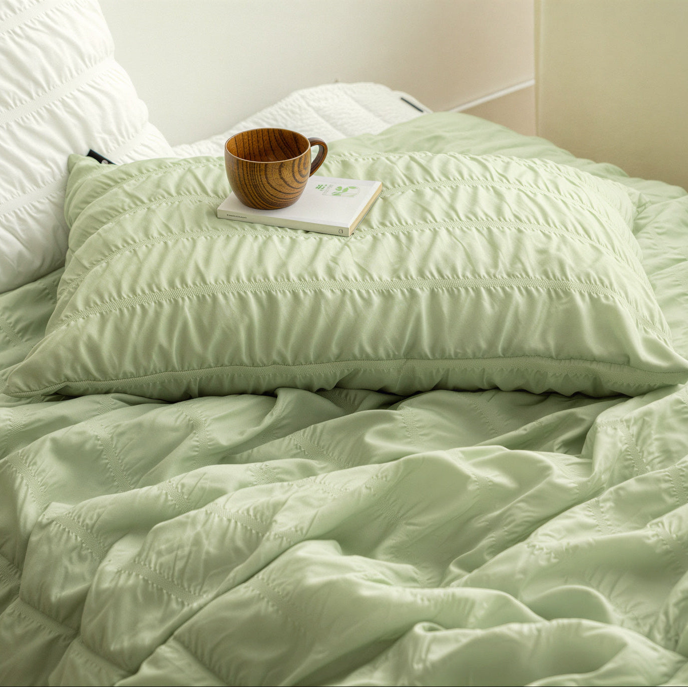 Cool Ripple Seersucker Quilt Comforter