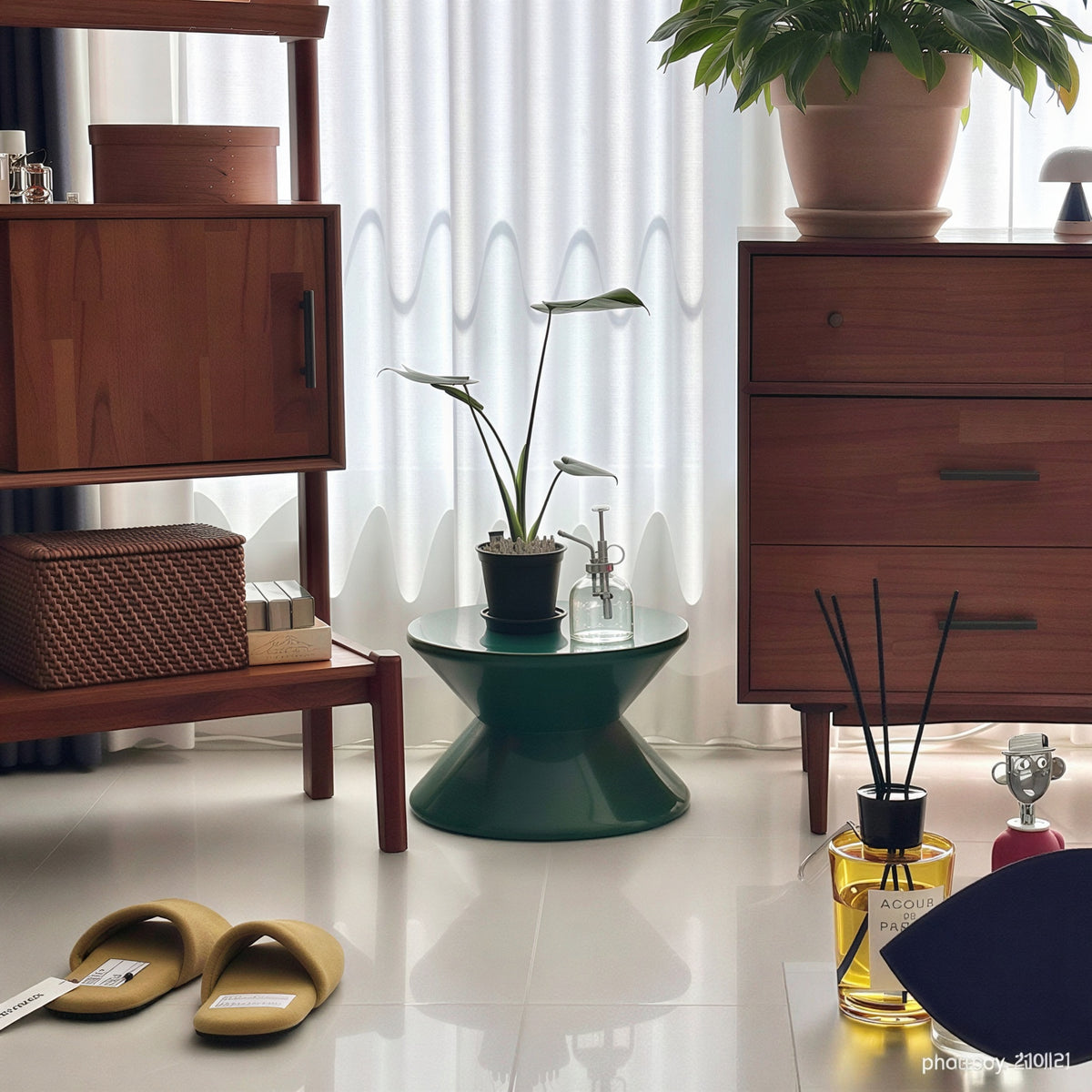 Sandglass Mid-Century Stool