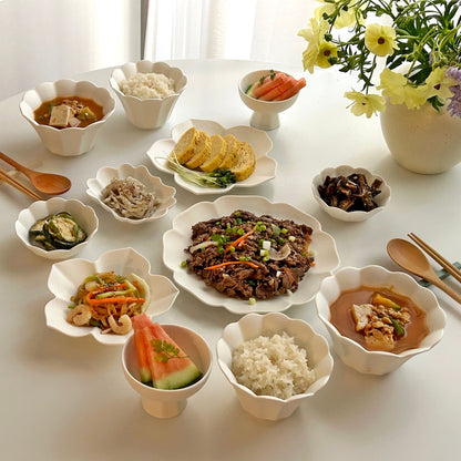 Eunseol Petal Dinnerware Set (12-Piece)