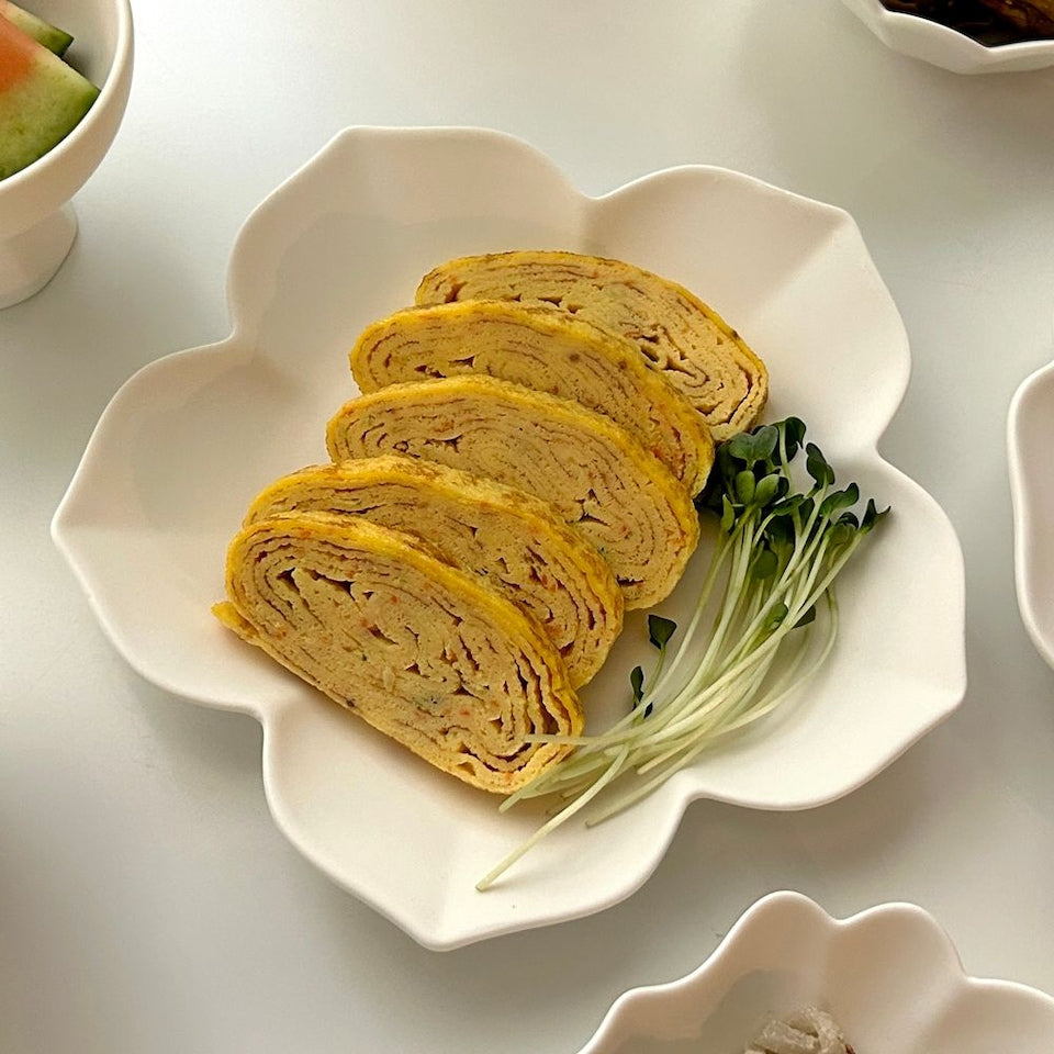 Eunseol Petal Dinnerware Set (12-Piece)