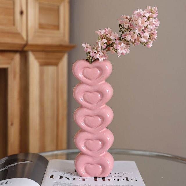 Bookaz Love Heart Ceramic Vase - close up