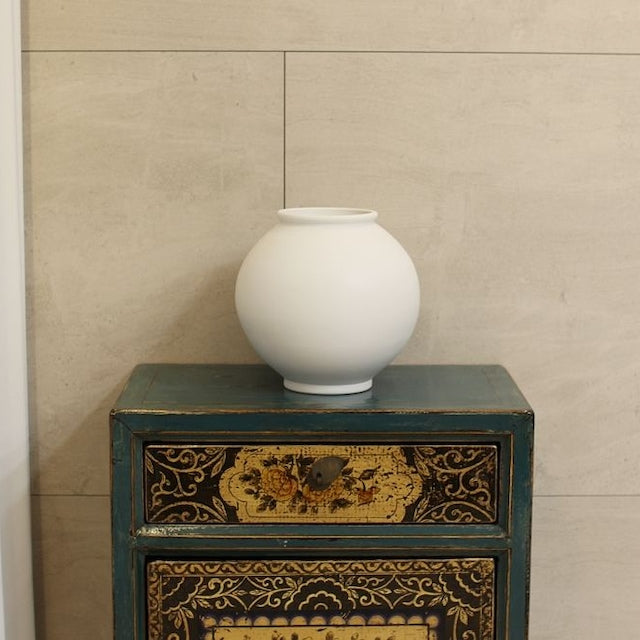 Moon Jar Porcelain Vase