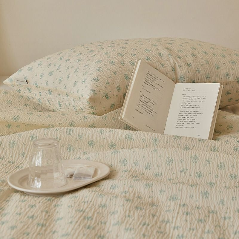 Summer Romance Seersucker Light Blanket + Pillowcase Set