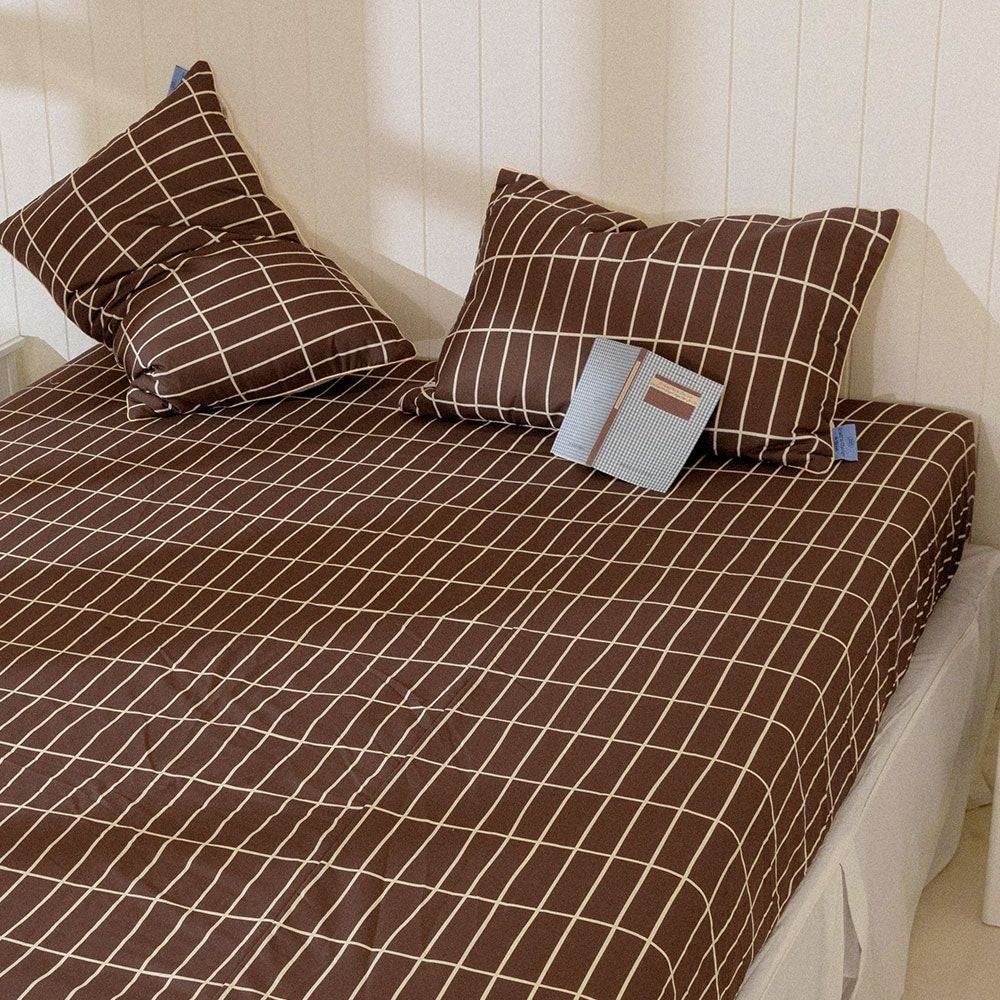 Little Mansion Check Allergy-Care Mattress Fitted Sheet - detail view